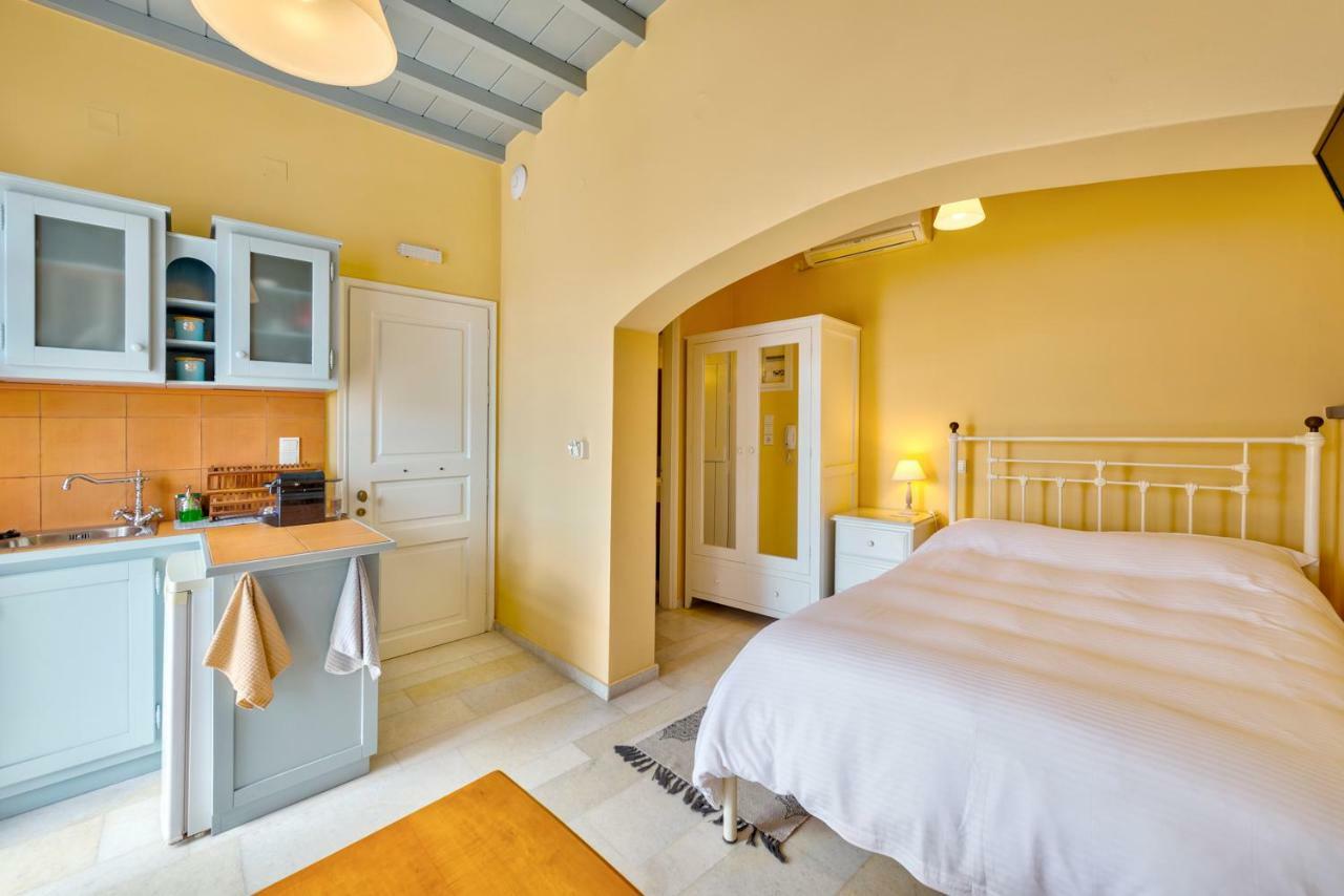 Island Of Luxury Apartments Ермополи Екстериор снимка