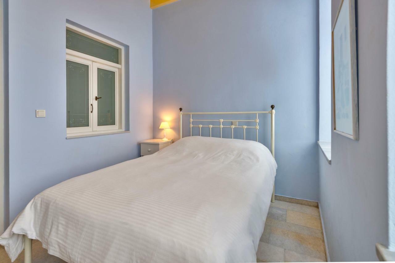 Island Of Luxury Apartments Ермополи Екстериор снимка