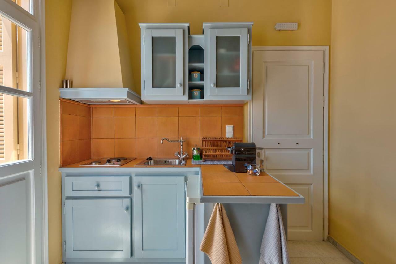 Island Of Luxury Apartments Ермополи Екстериор снимка