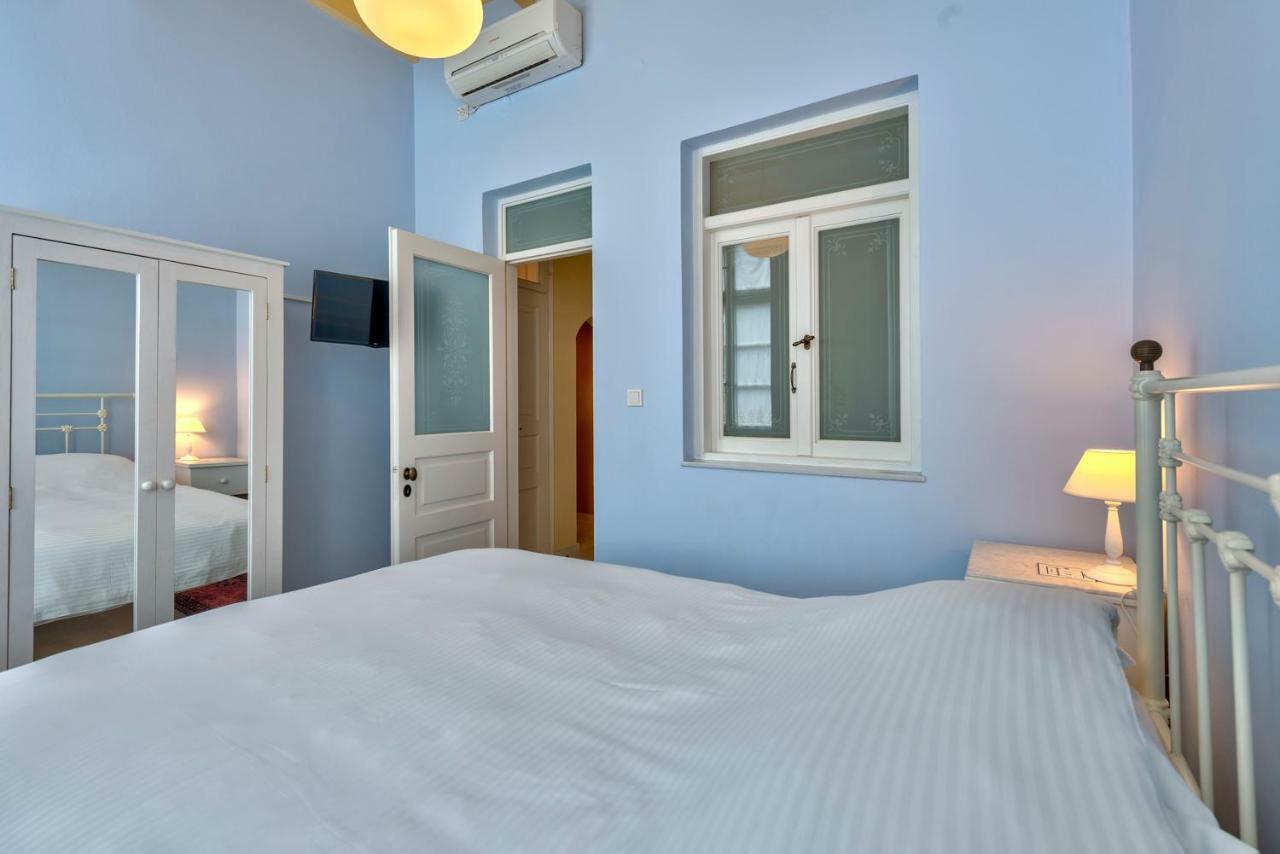 Island Of Luxury Apartments Ермополи Екстериор снимка